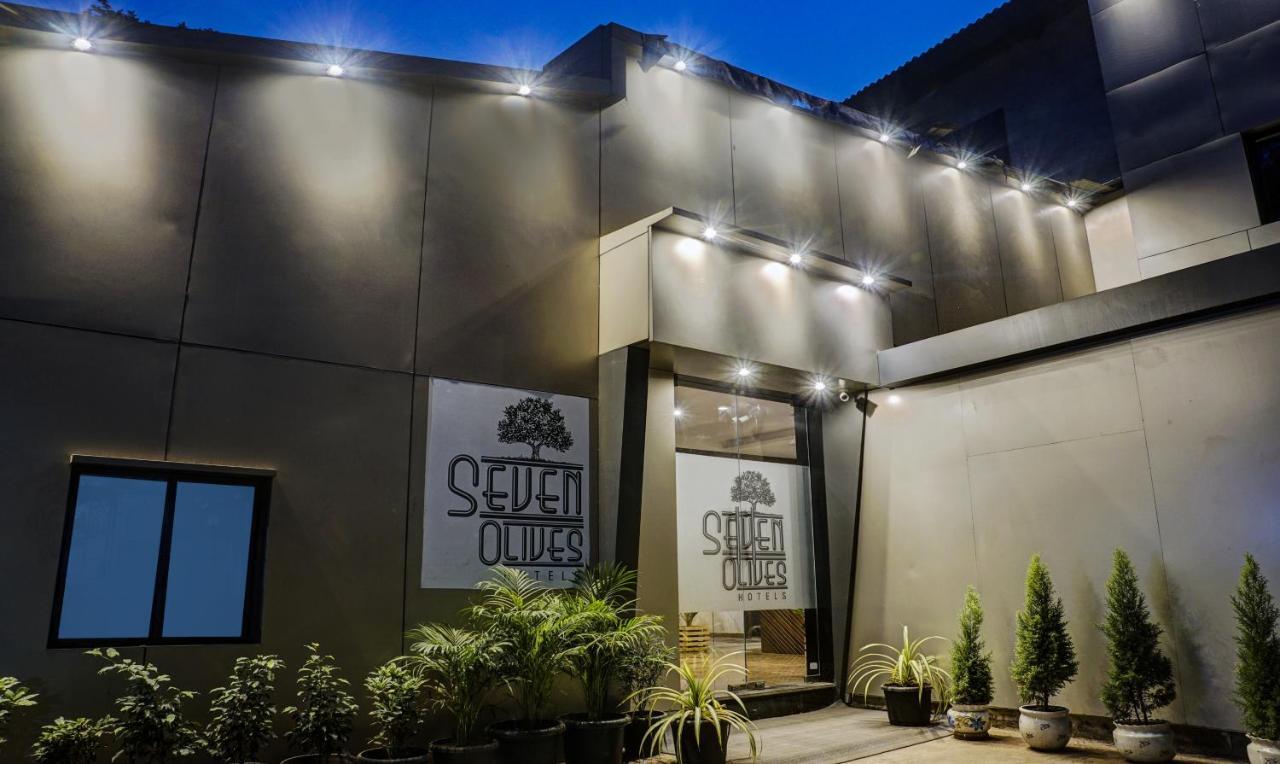 Treebo Trip Seven Olives Andheri Мумбаї Екстер'єр фото