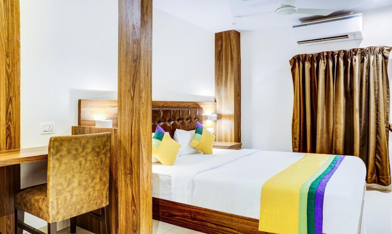 Treebo Trip Seven Olives Andheri Мумбаї Екстер'єр фото